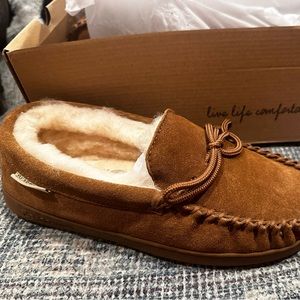 Men’s never worn Bearclaws size 10